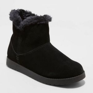 Universal thread Women's Claudia Short Shearling Style Boots